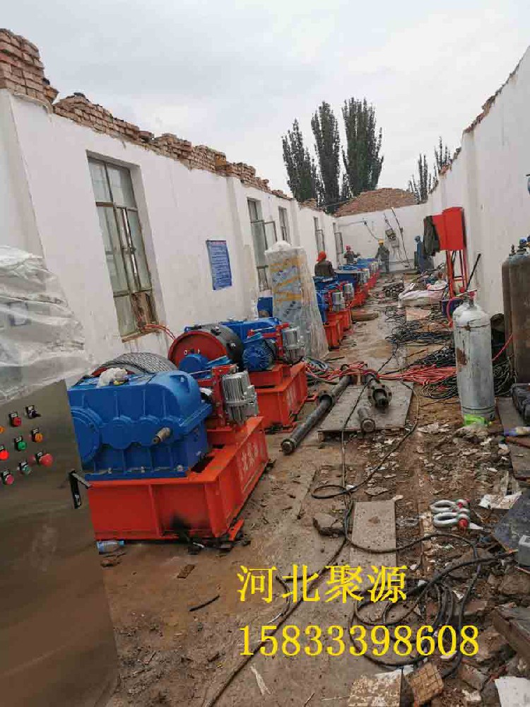 卷揚啟閉機施工現場